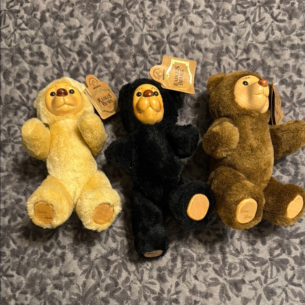 3 Applause Inc. Raikes Bears